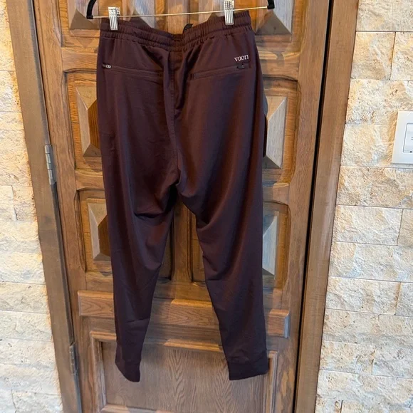 Vuori mens Sunday performance Men's raisin heather Joggers, worn once! Size M - Picture 4 of 5